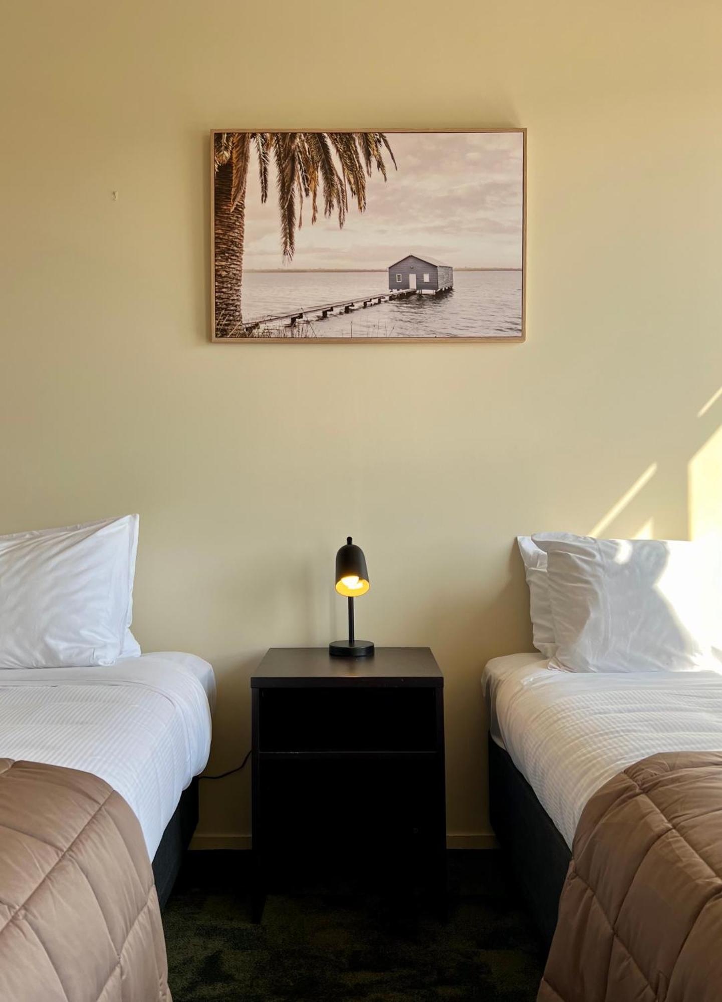 The Post Hotel Porirua Εξωτερικό φωτογραφία
